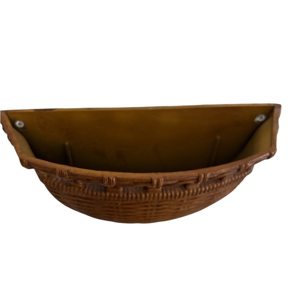 Wall Basket Vintage Home Interior Faux Wicker Planter Homco 
Wall Basket - Picture 4 of 5